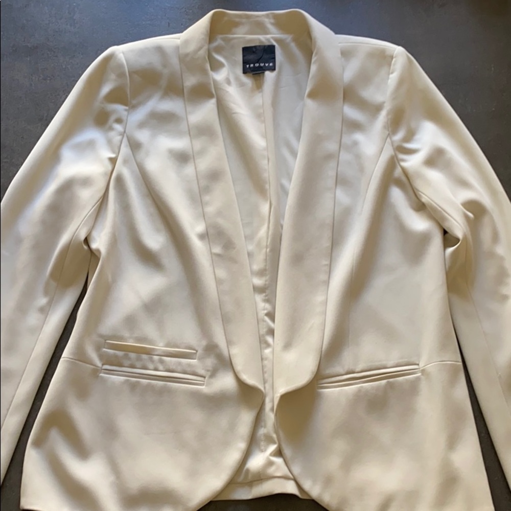 Ivory Blazer - Picture 2 of 7